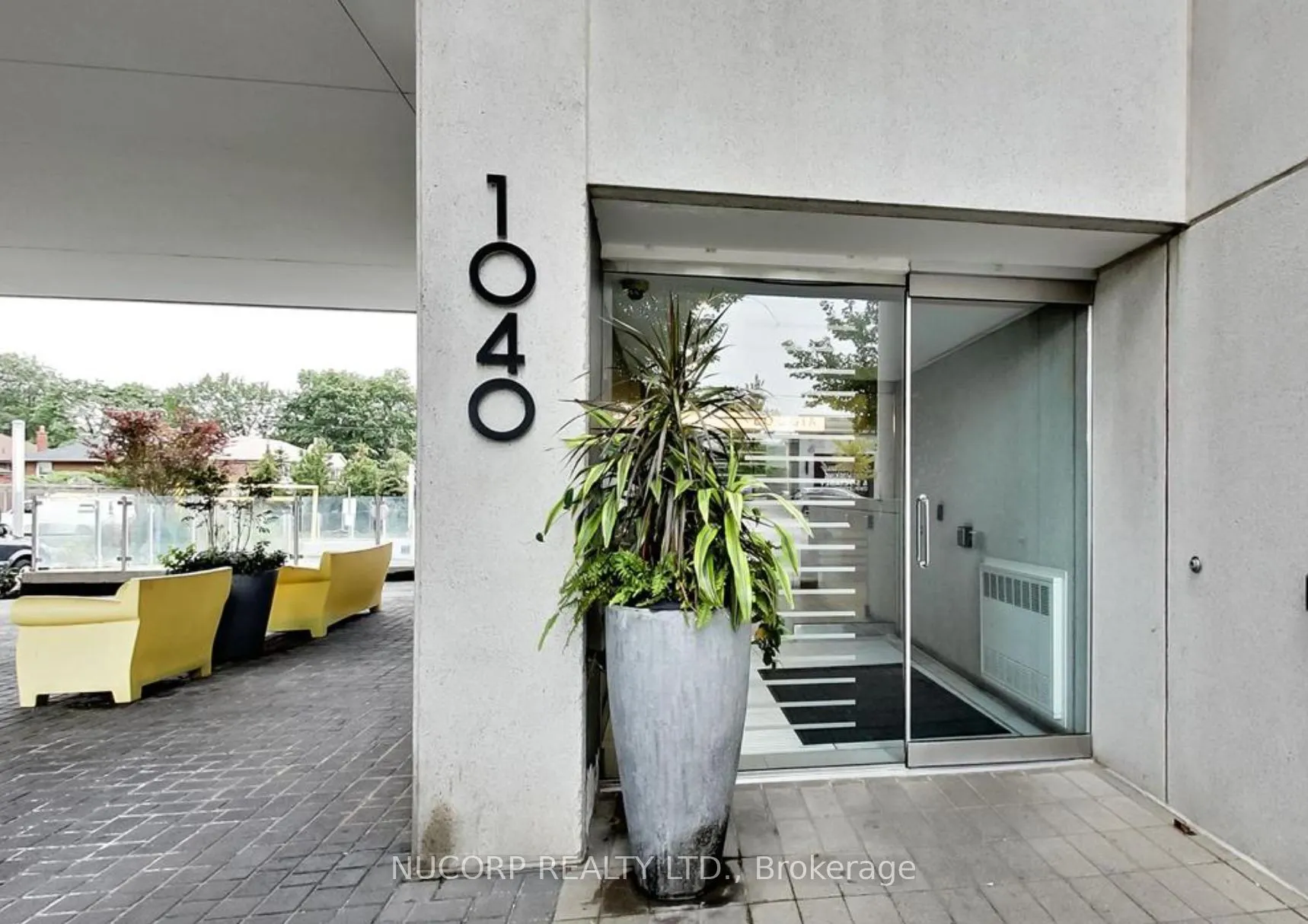 1040 The Queensway, #114