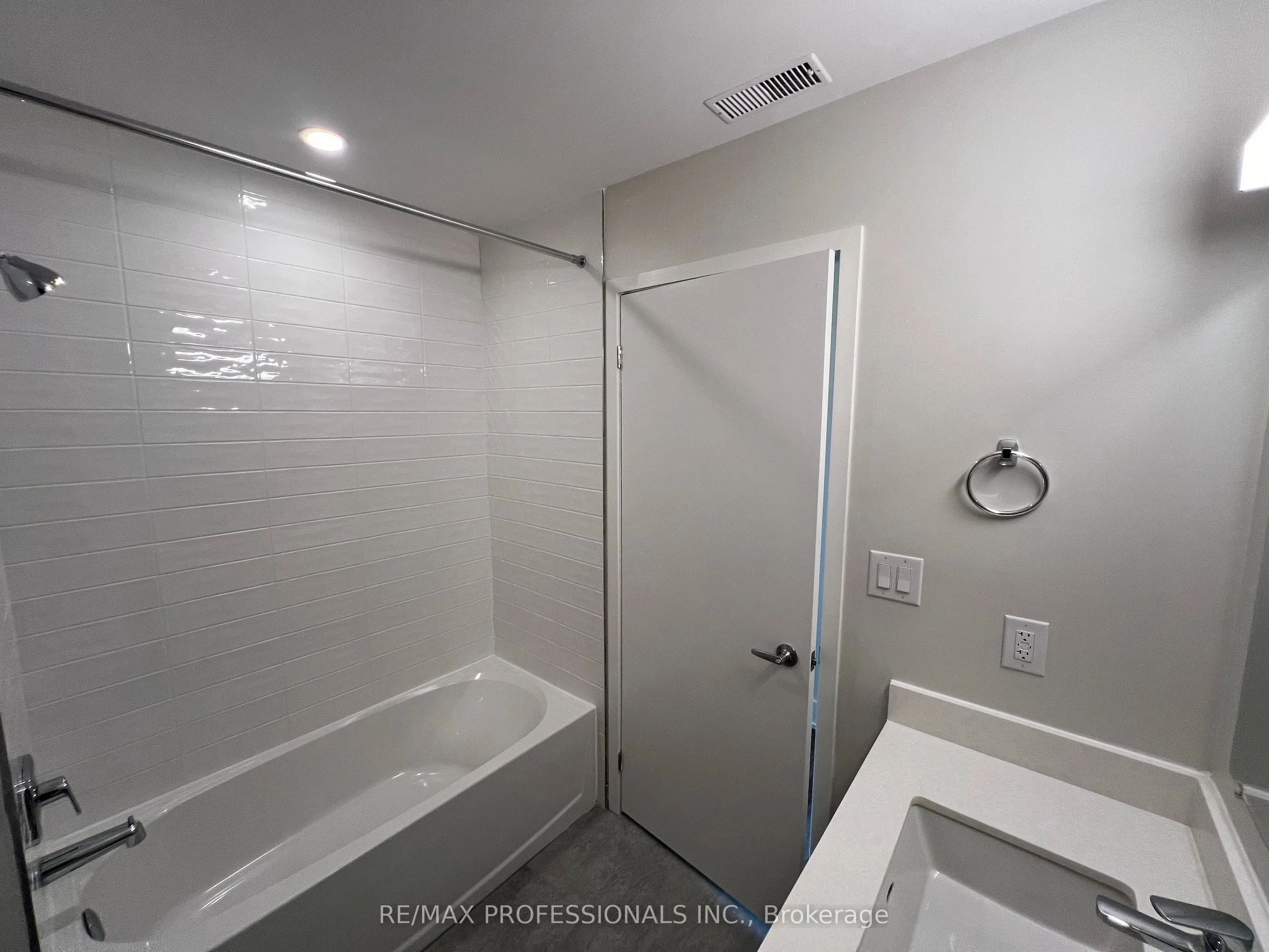 62 Dixfield Drive, #120