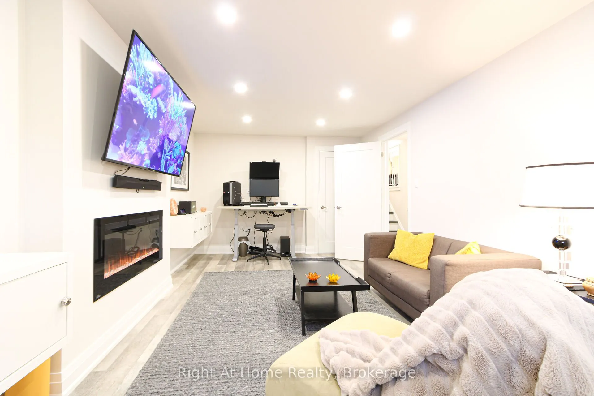 2495 Snowhill Court