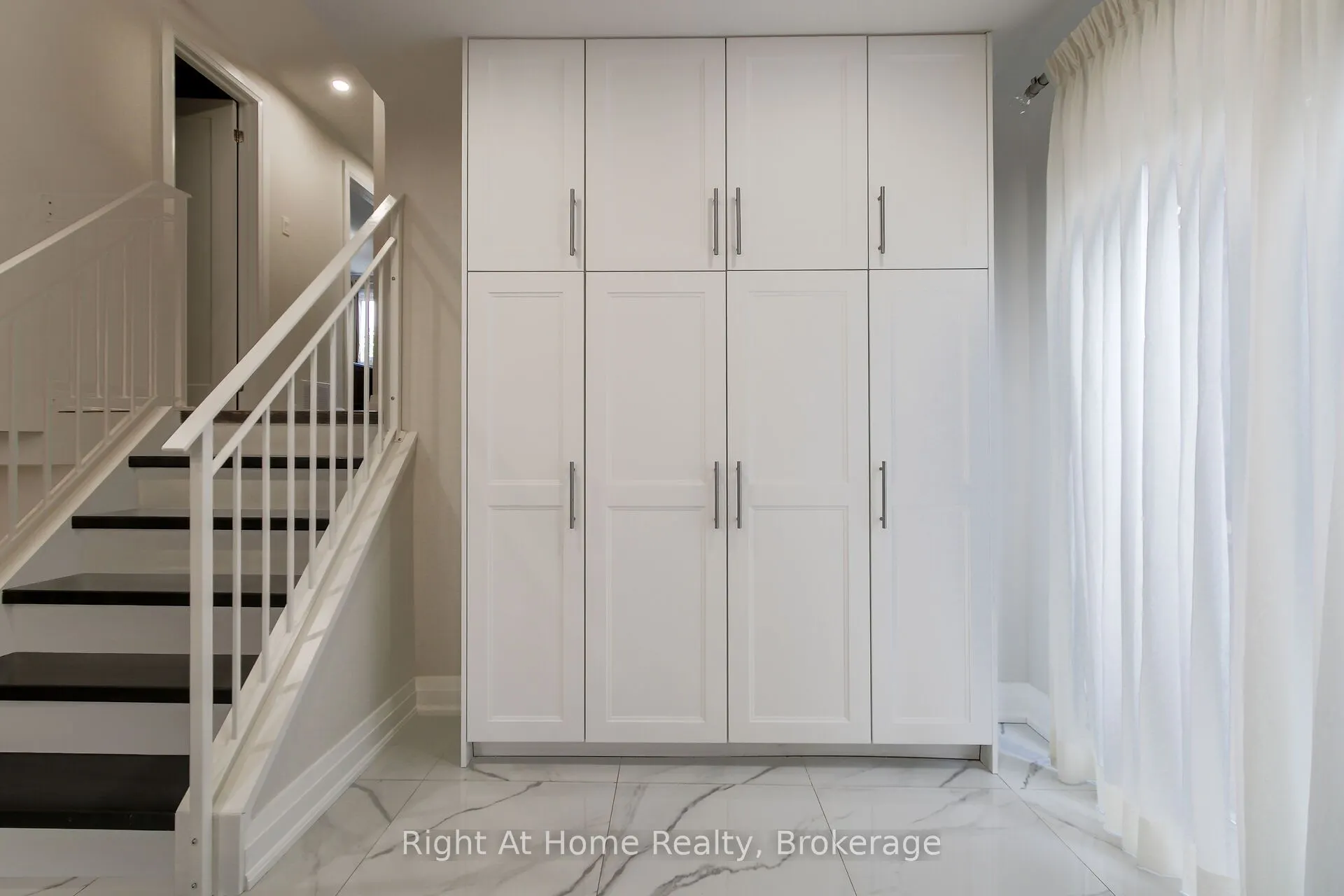 2495 Snowhill Court