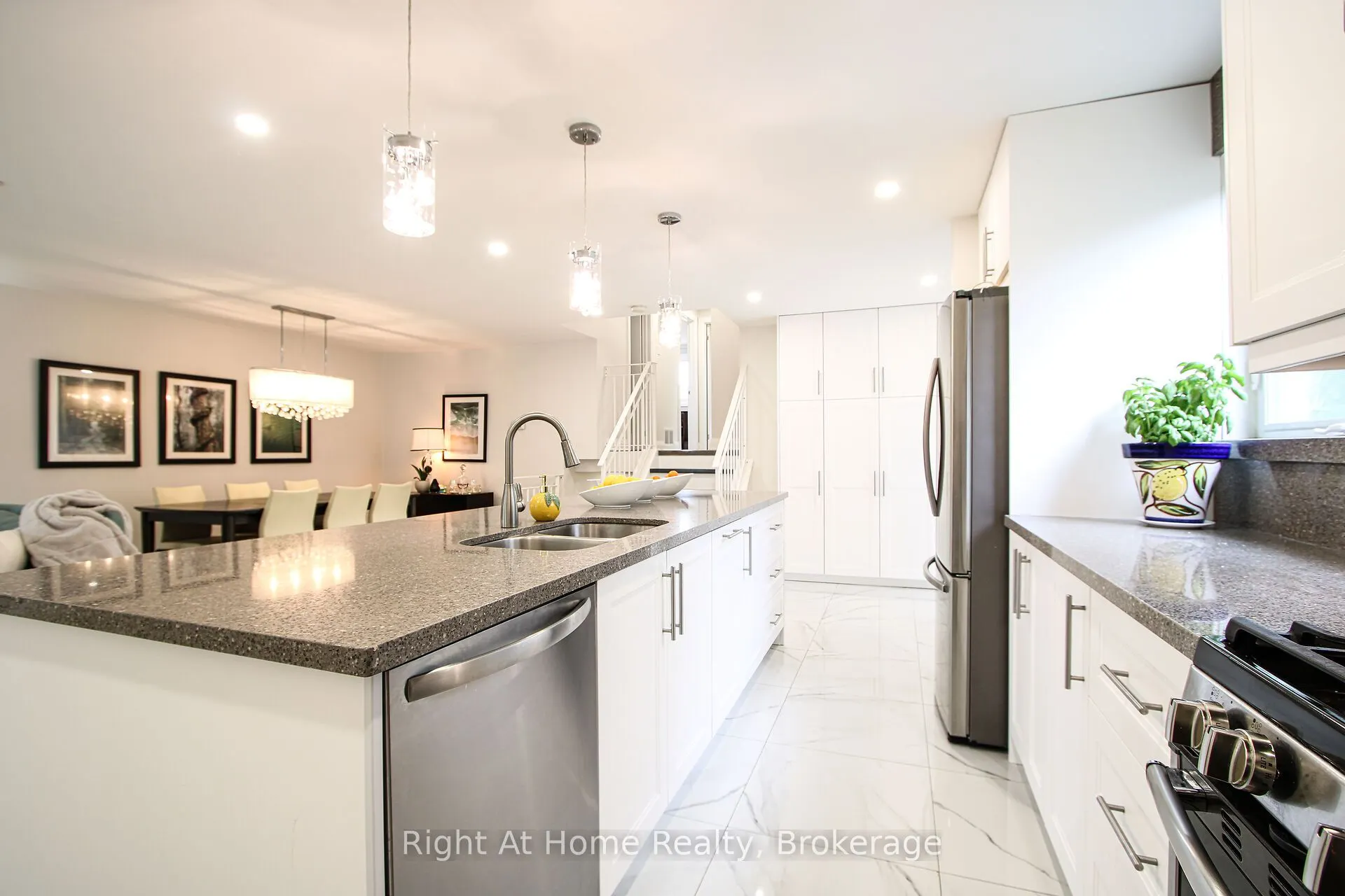 2495 Snowhill Court