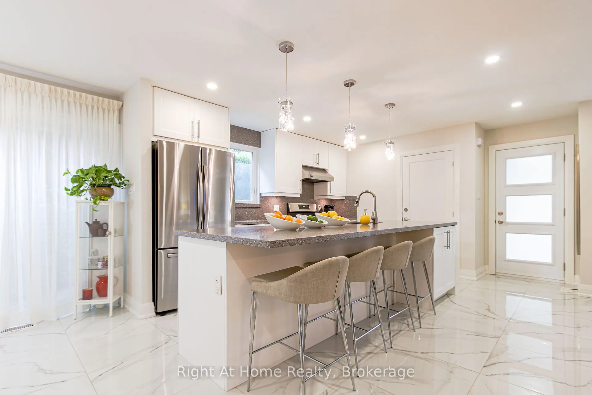 2495 Snowhill Court