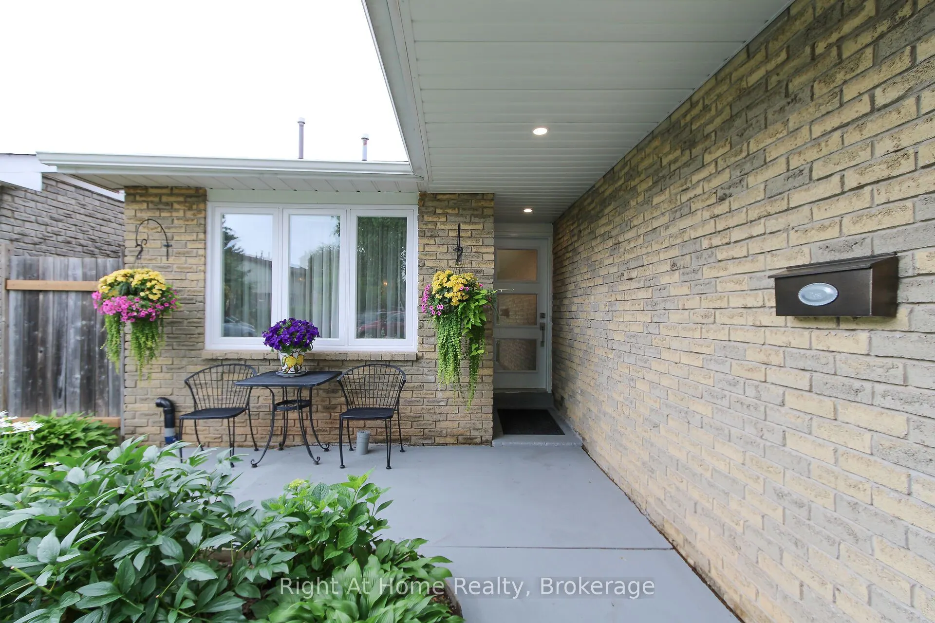 2495 Snowhill Court