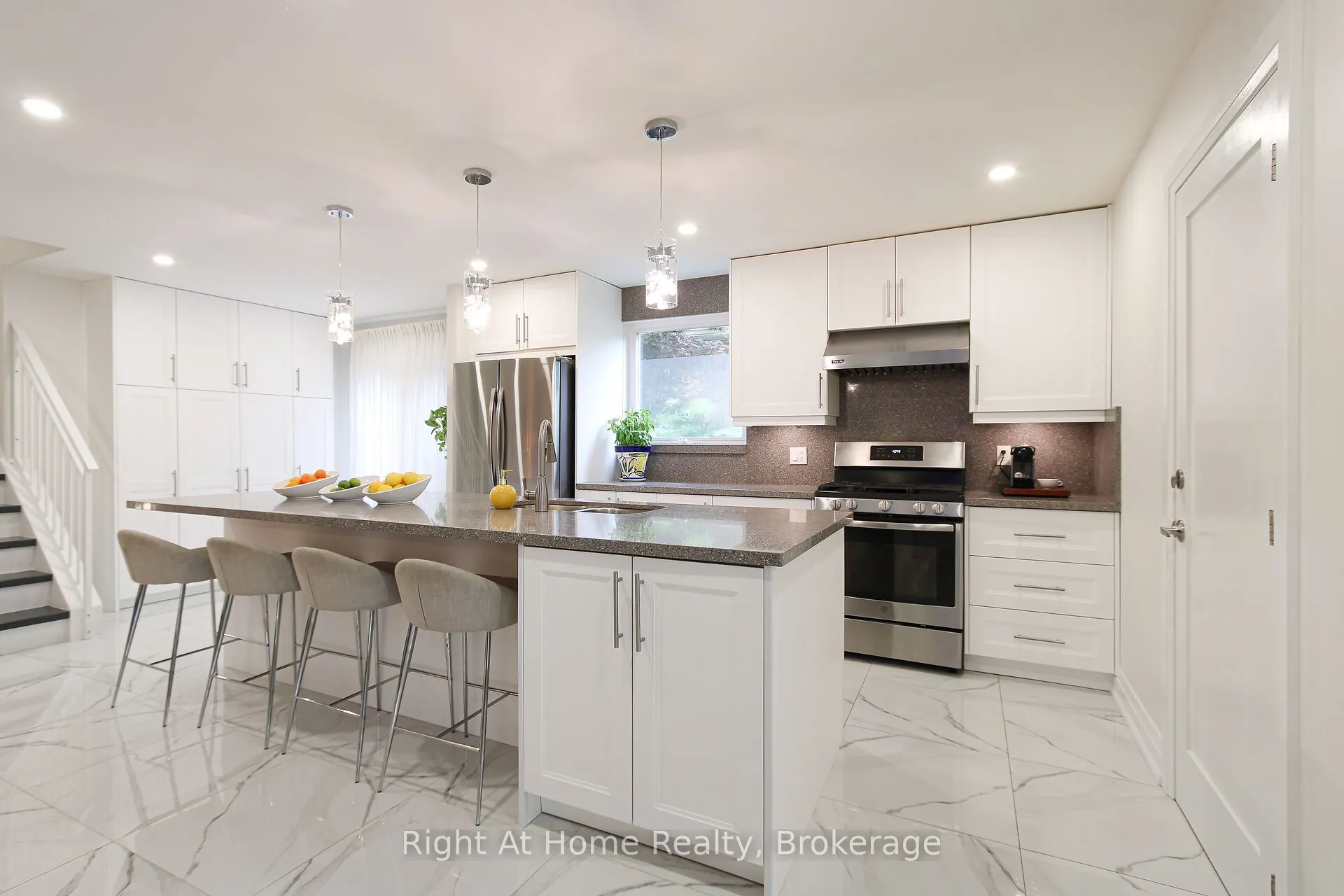 2495 Snowhill Court