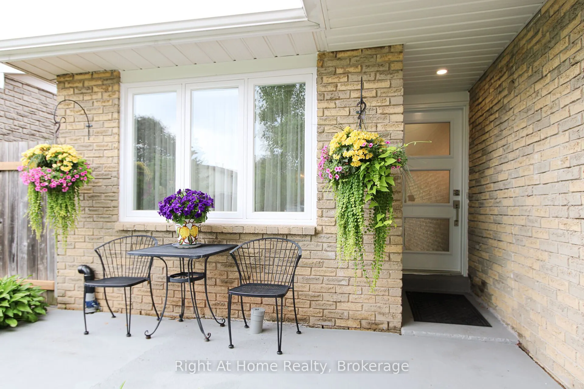 2495 Snowhill Court