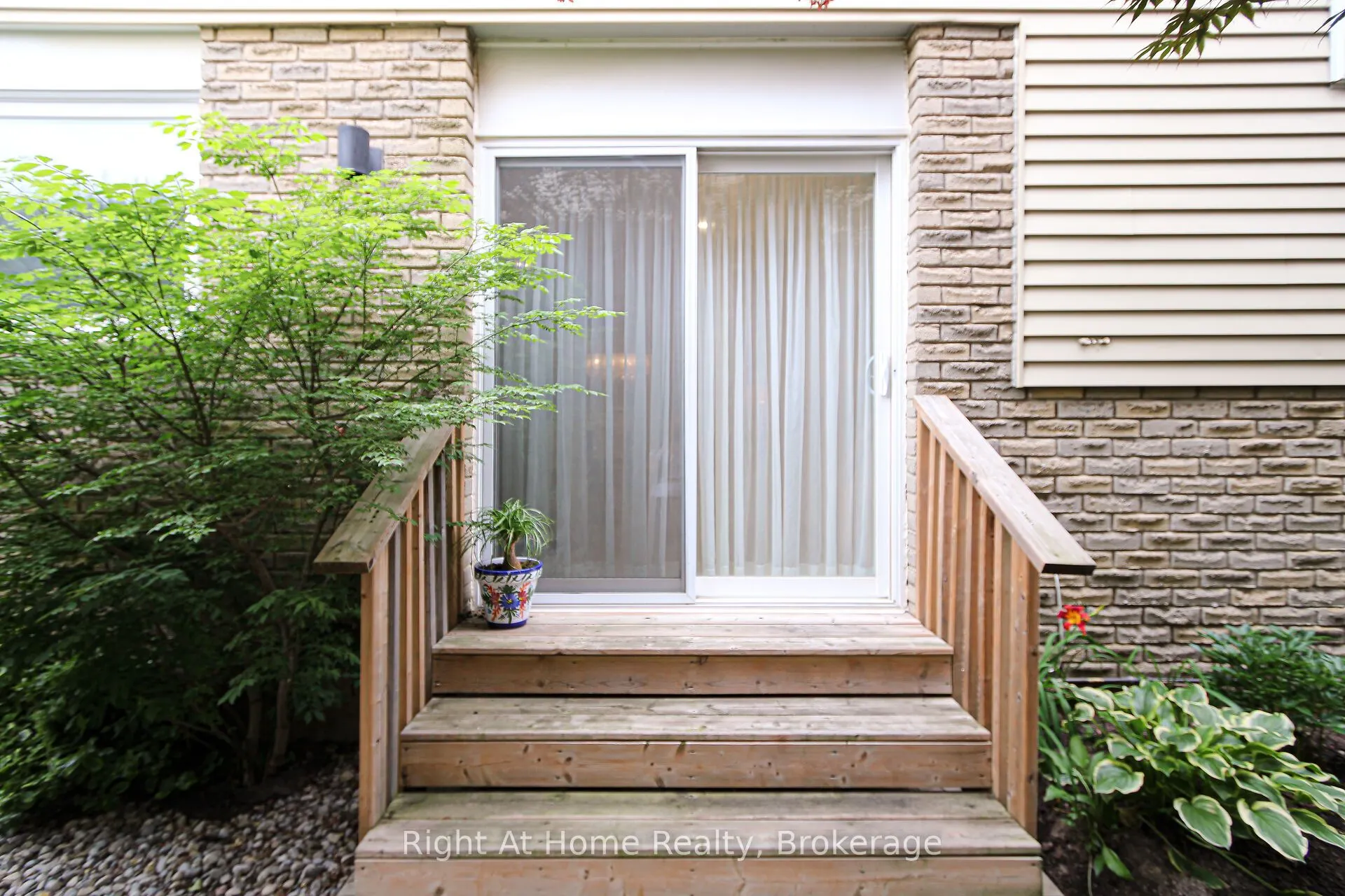 2495 Snowhill Court