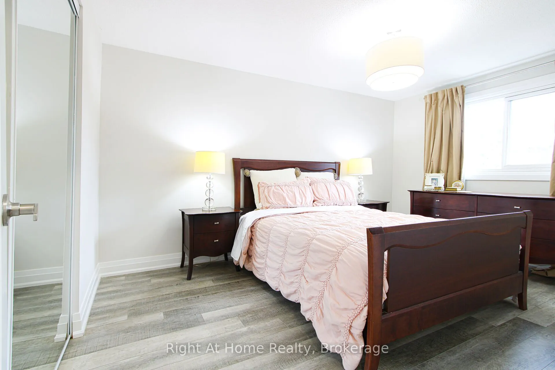 2495 Snowhill Court