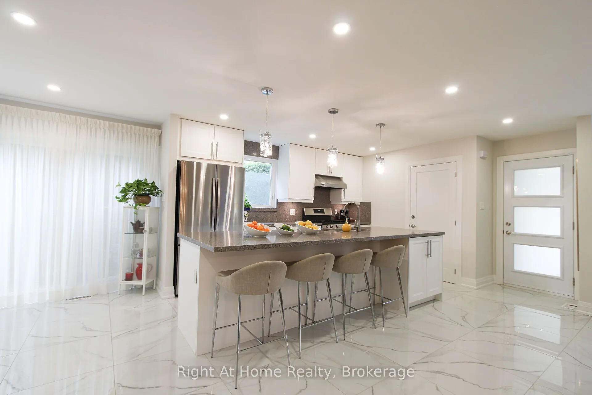 2495 Snowhill Court
