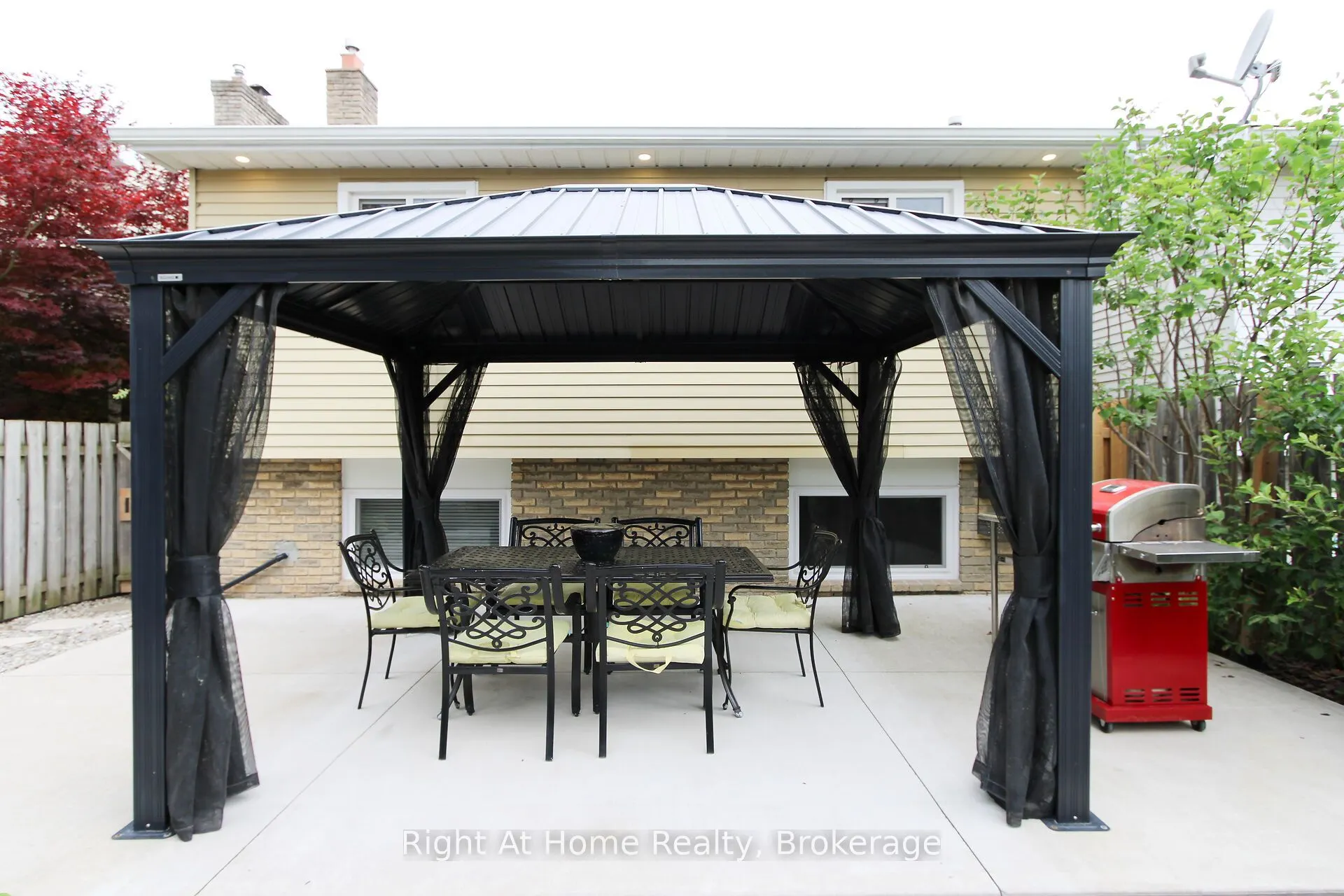 2495 Snowhill Court