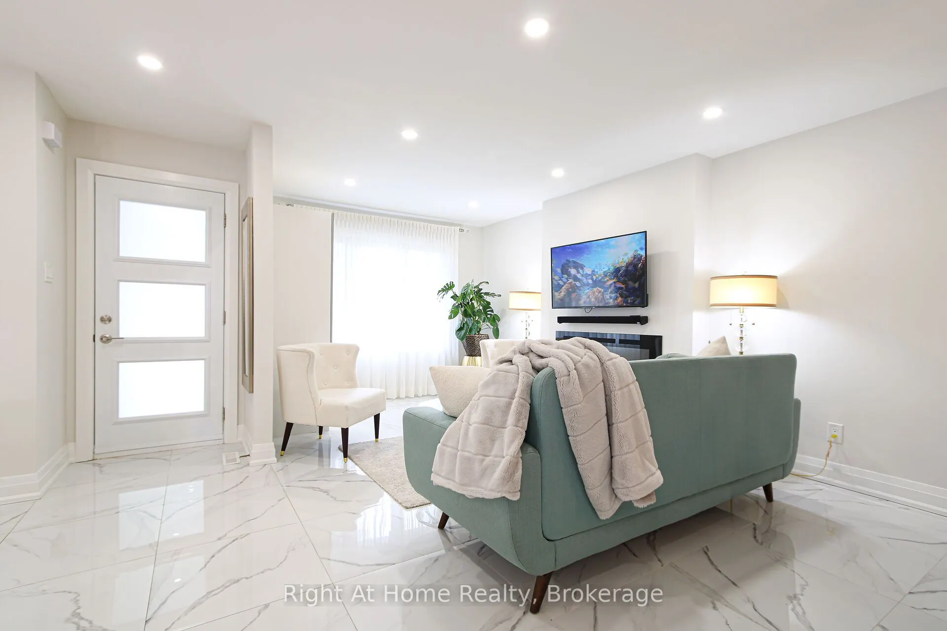 2495 Snowhill Court