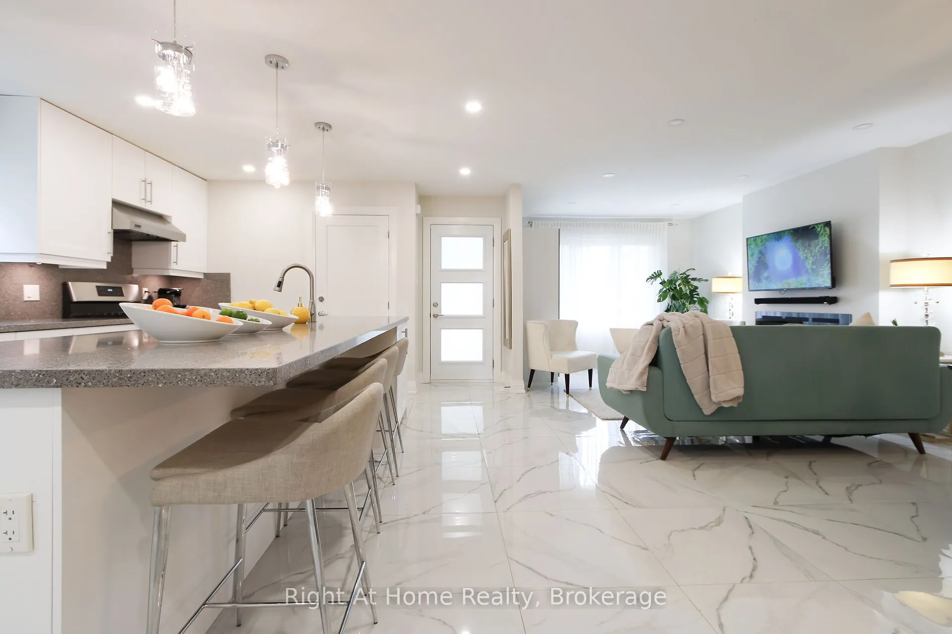 2495 Snowhill Court
