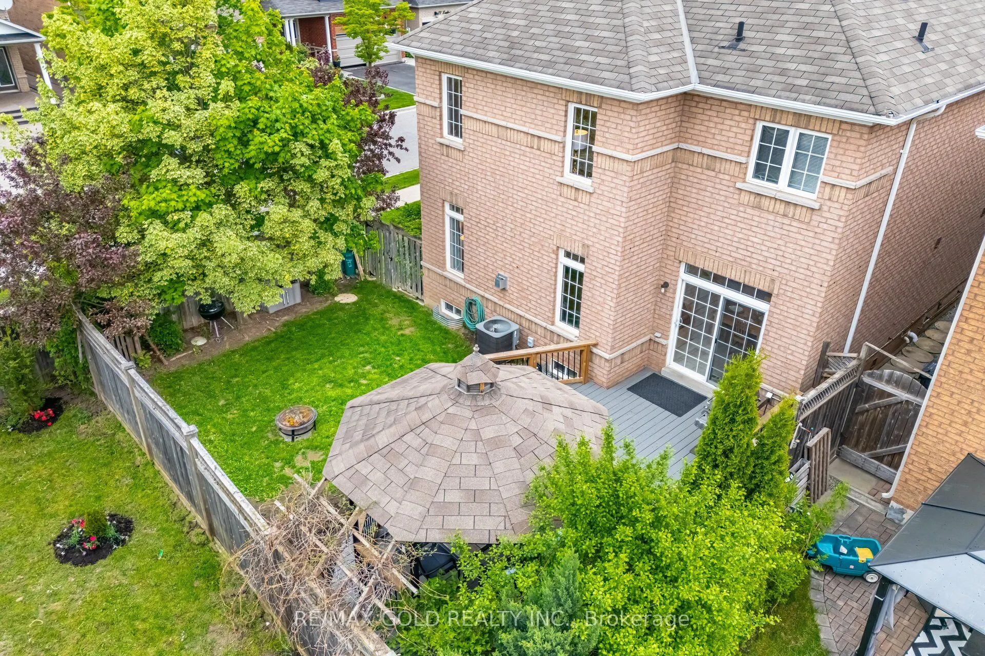 16 Larkberry Road