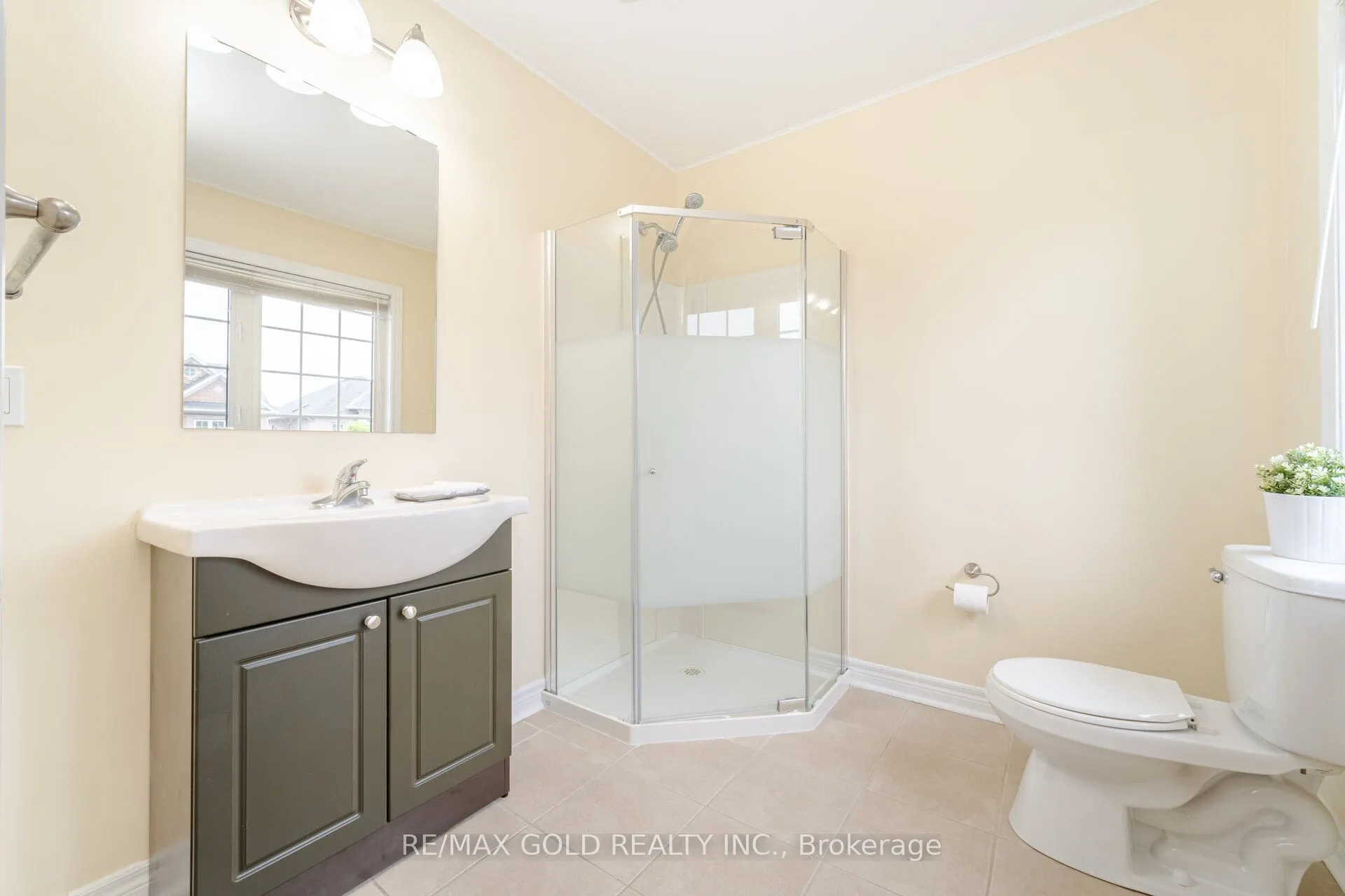 16 Larkberry Road