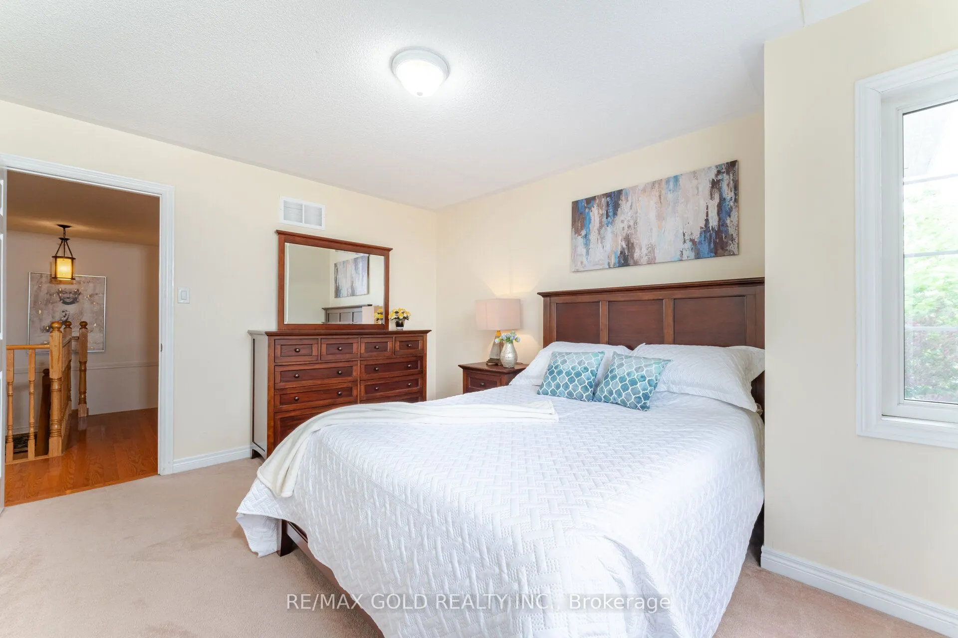 16 Larkberry Road