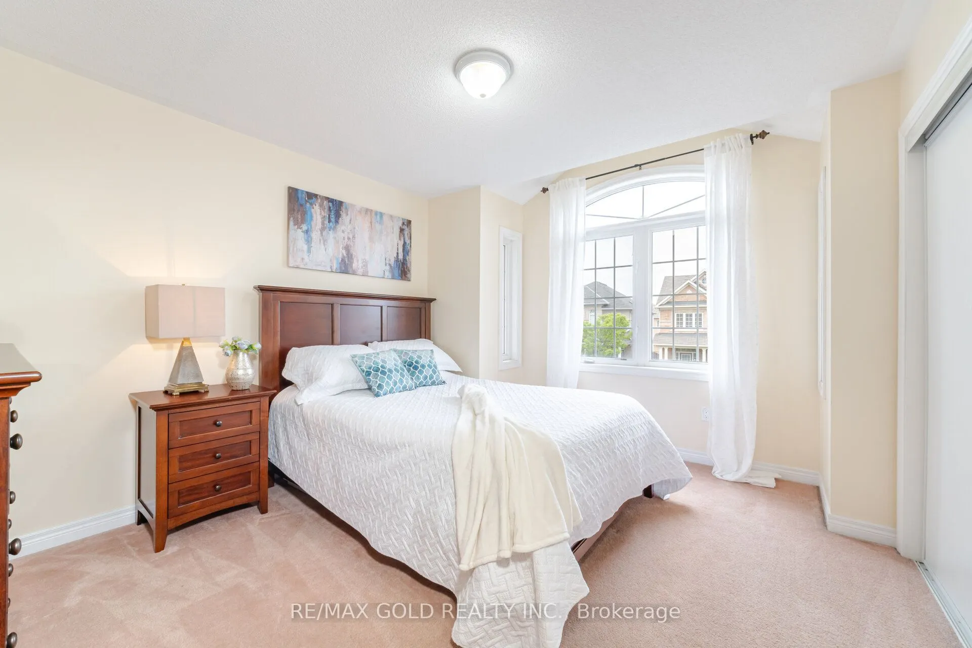 16 Larkberry Road