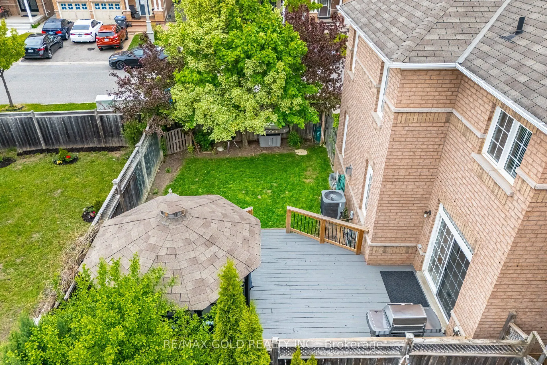 16 Larkberry Road