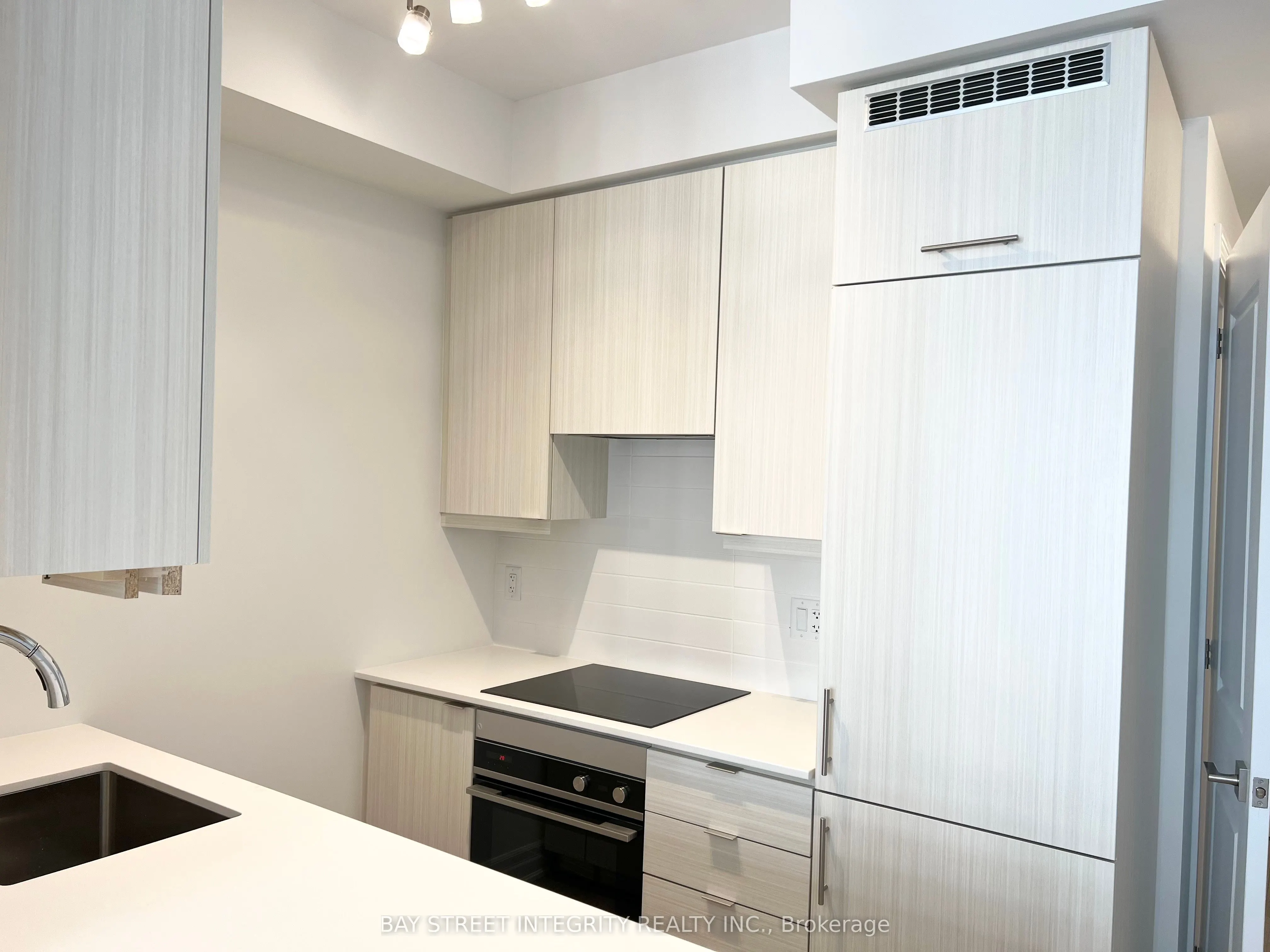 36 Elm Drive W, #3204