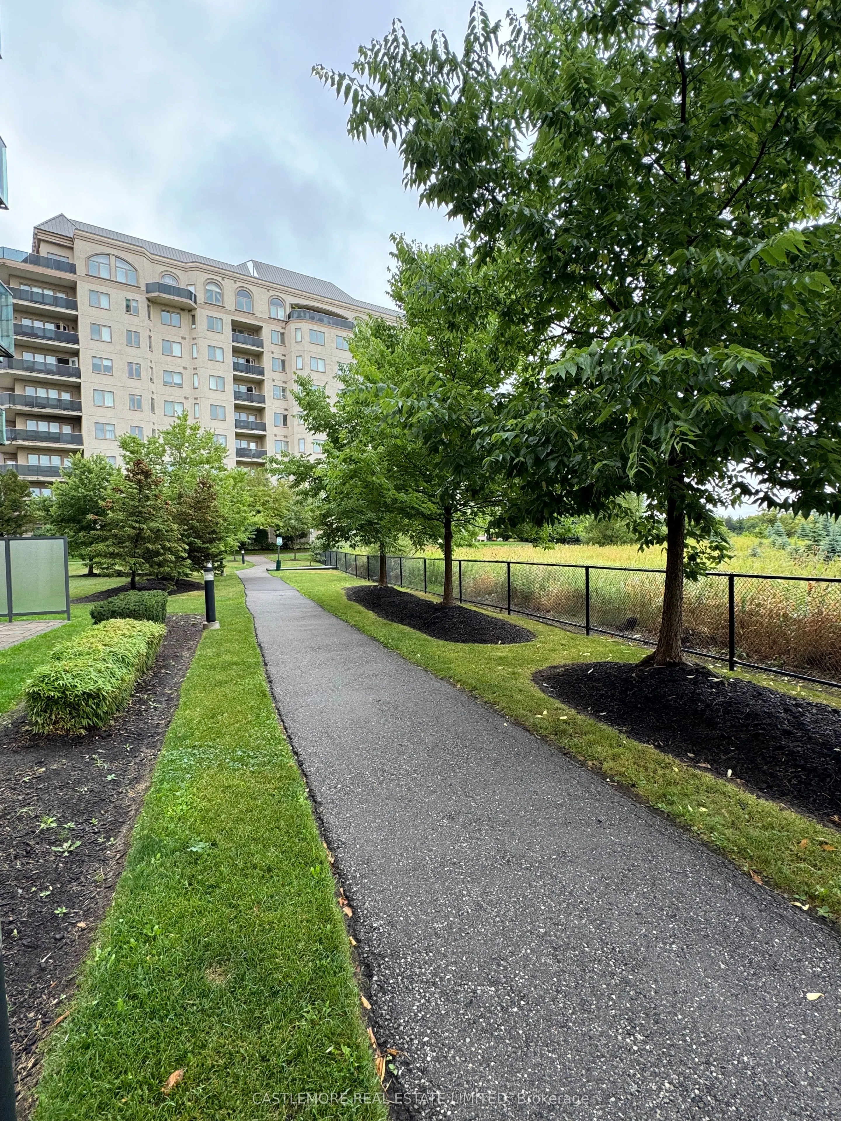 45 Yorkland Boulevard, #105