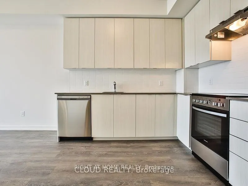 58 SKY HARBOUR Drive, #410