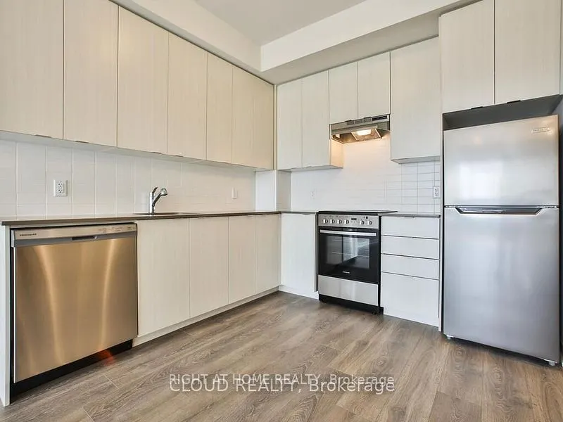 58 SKY HARBOUR Drive, #410