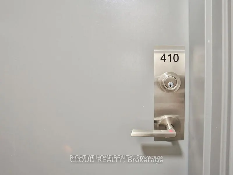58 SKY HARBOUR Drive, #410