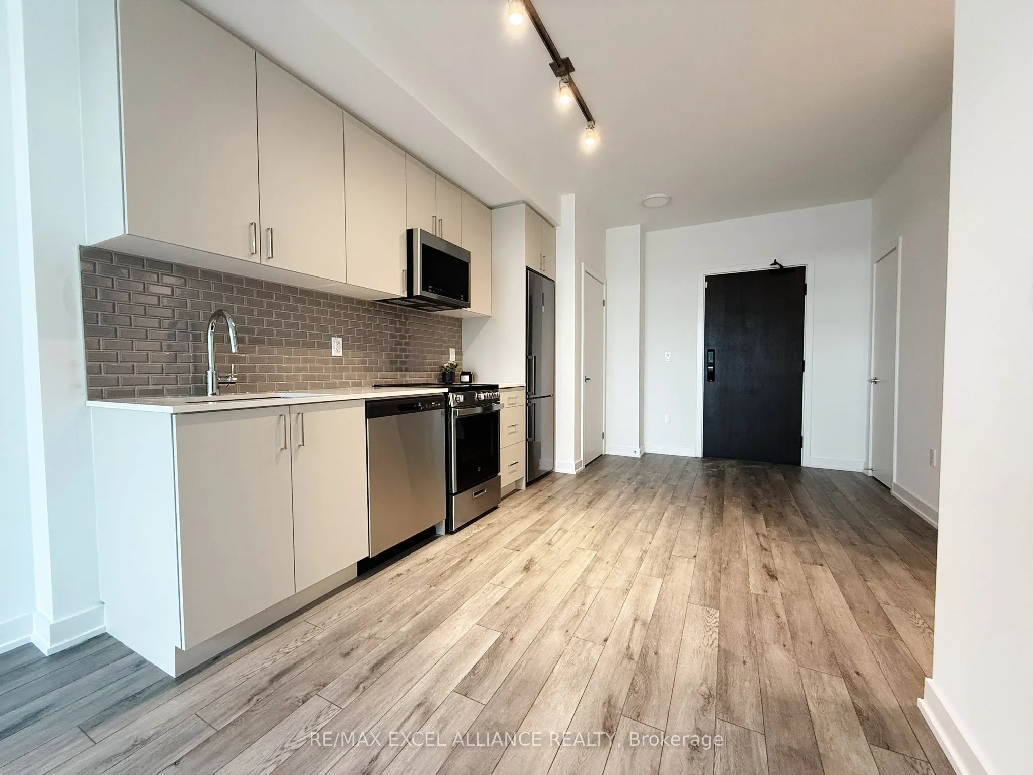 1005 Dundas Street E, #801