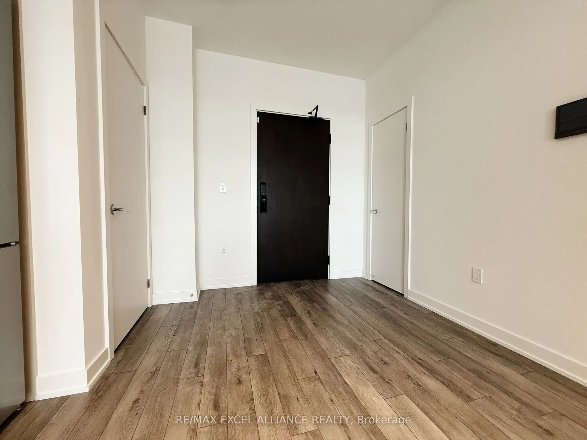 1005 Dundas Street E, #801