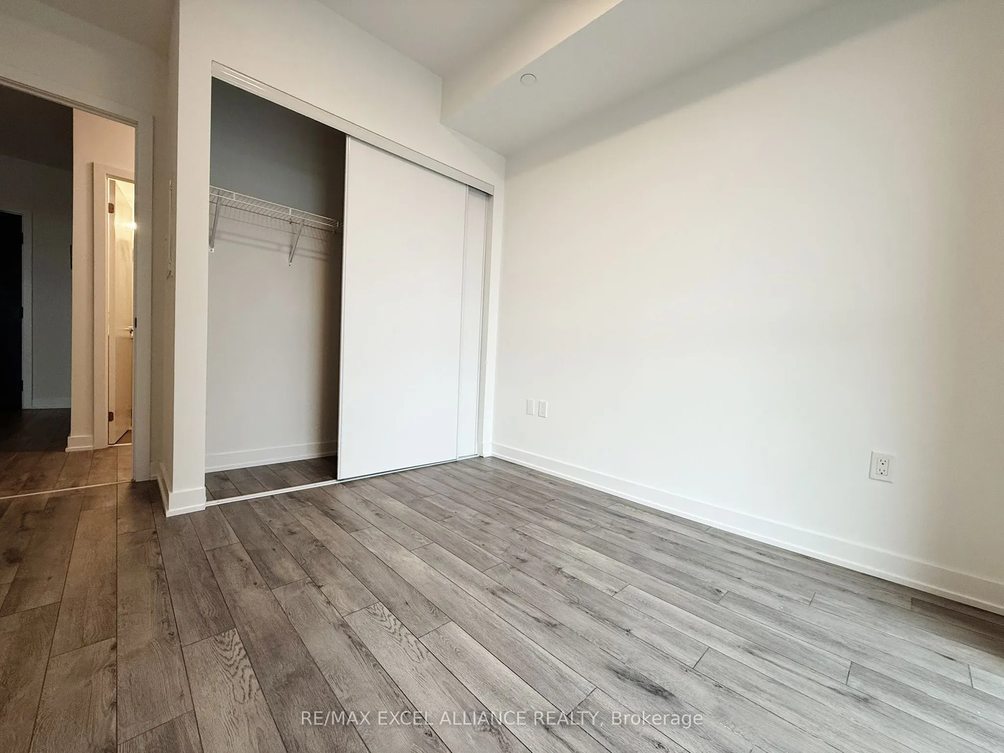 1005 Dundas Street E, #801