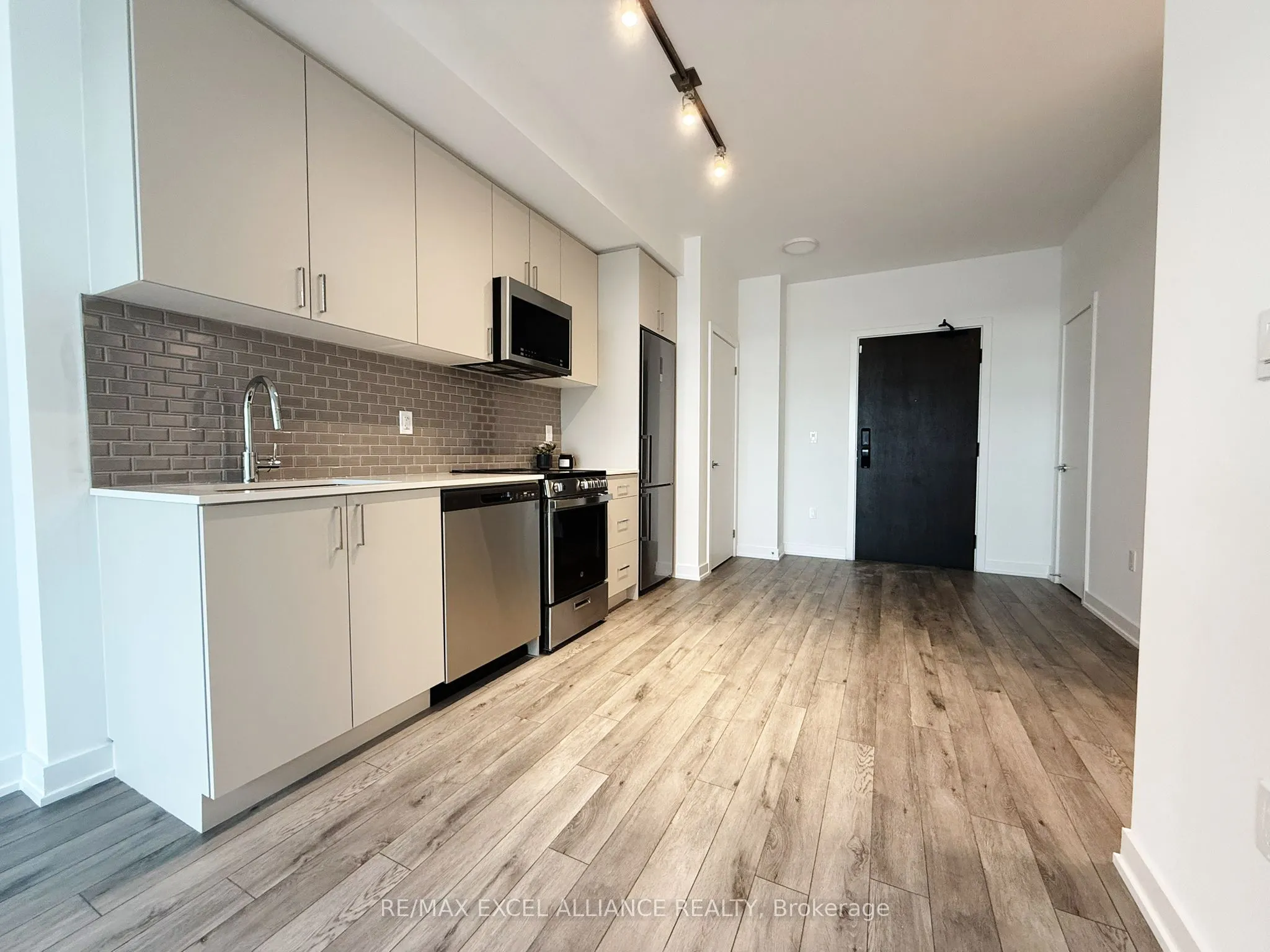 1005 Dundas Street E, #801