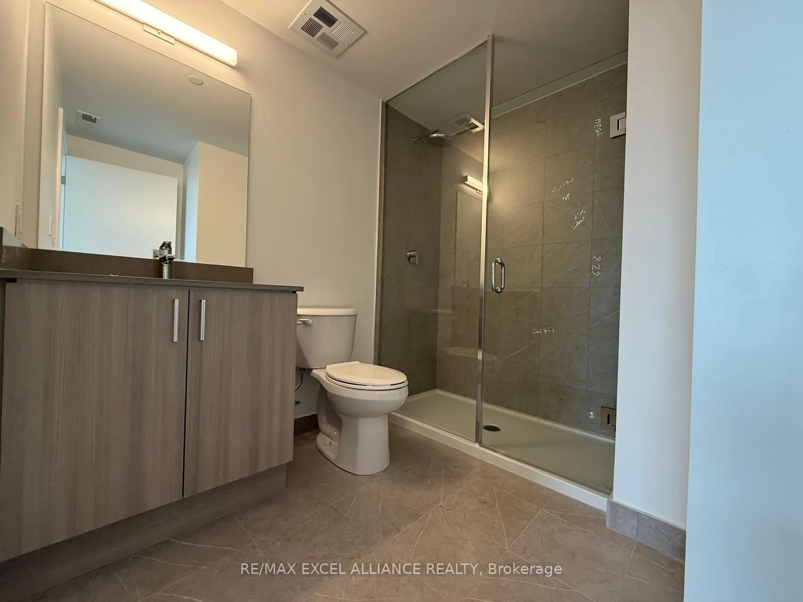 1005 Dundas Street E, #617