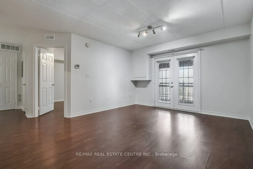 1370 Main Street E, #306