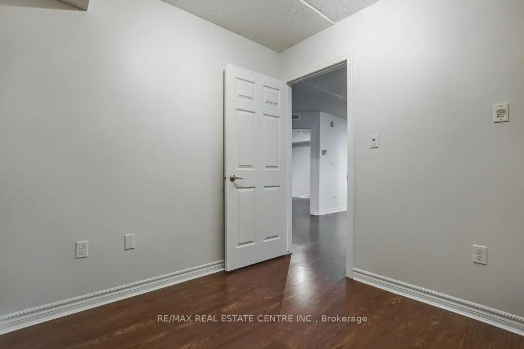 1370 Main Street E, #306