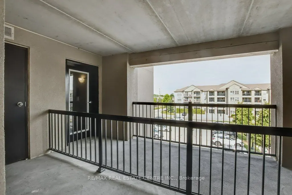 1370 Main Street E, #306