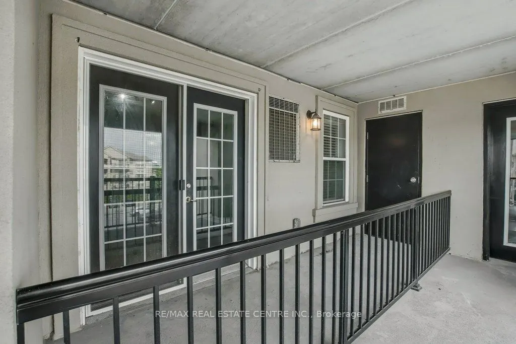 1370 Main Street E, #306