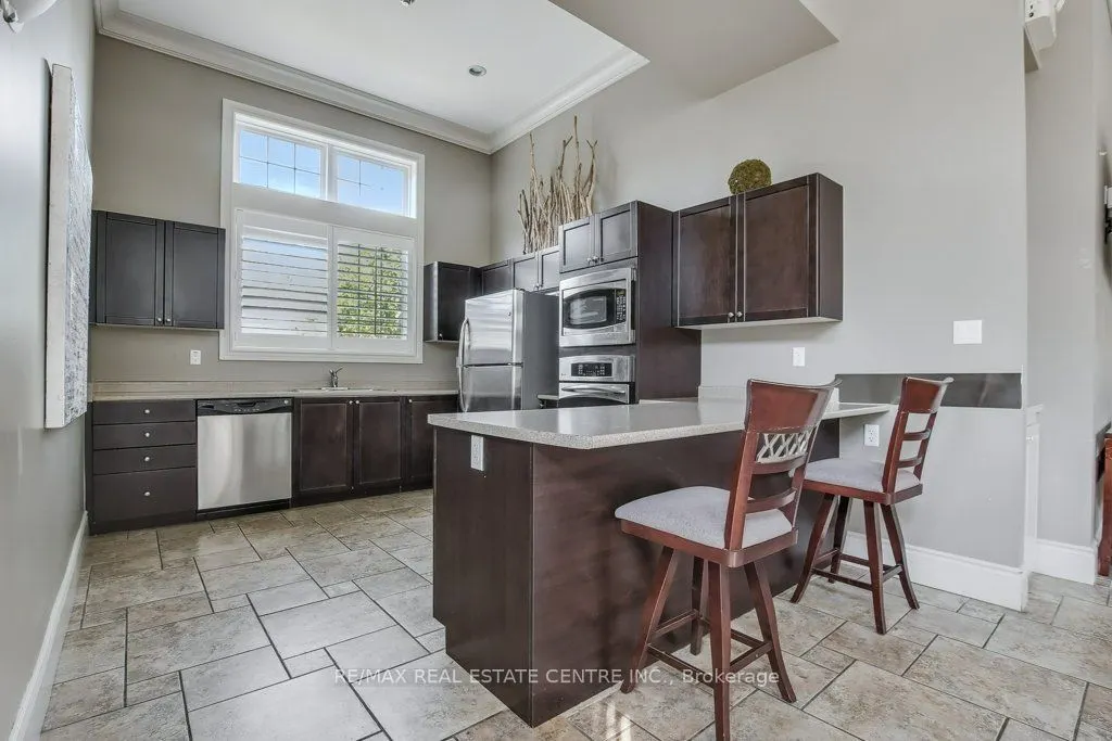 1370 Main Street E, #306