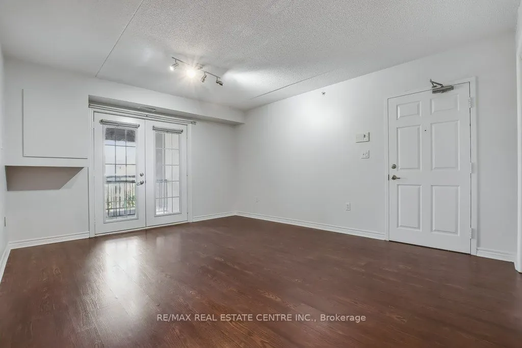 1370 Main Street E, #306