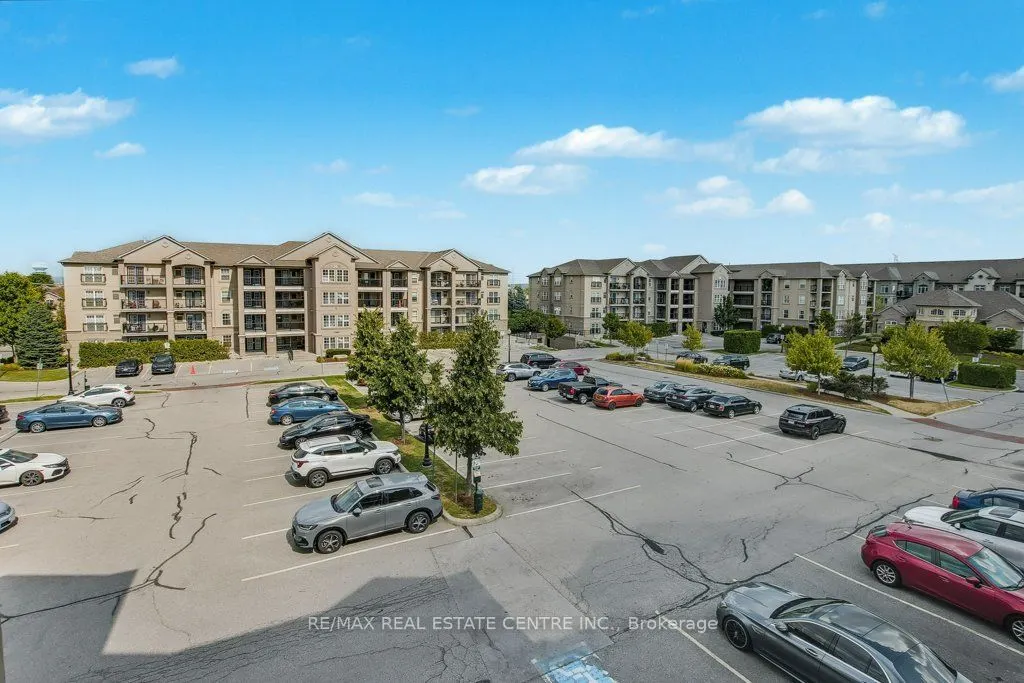 1370 Main Street E, #306