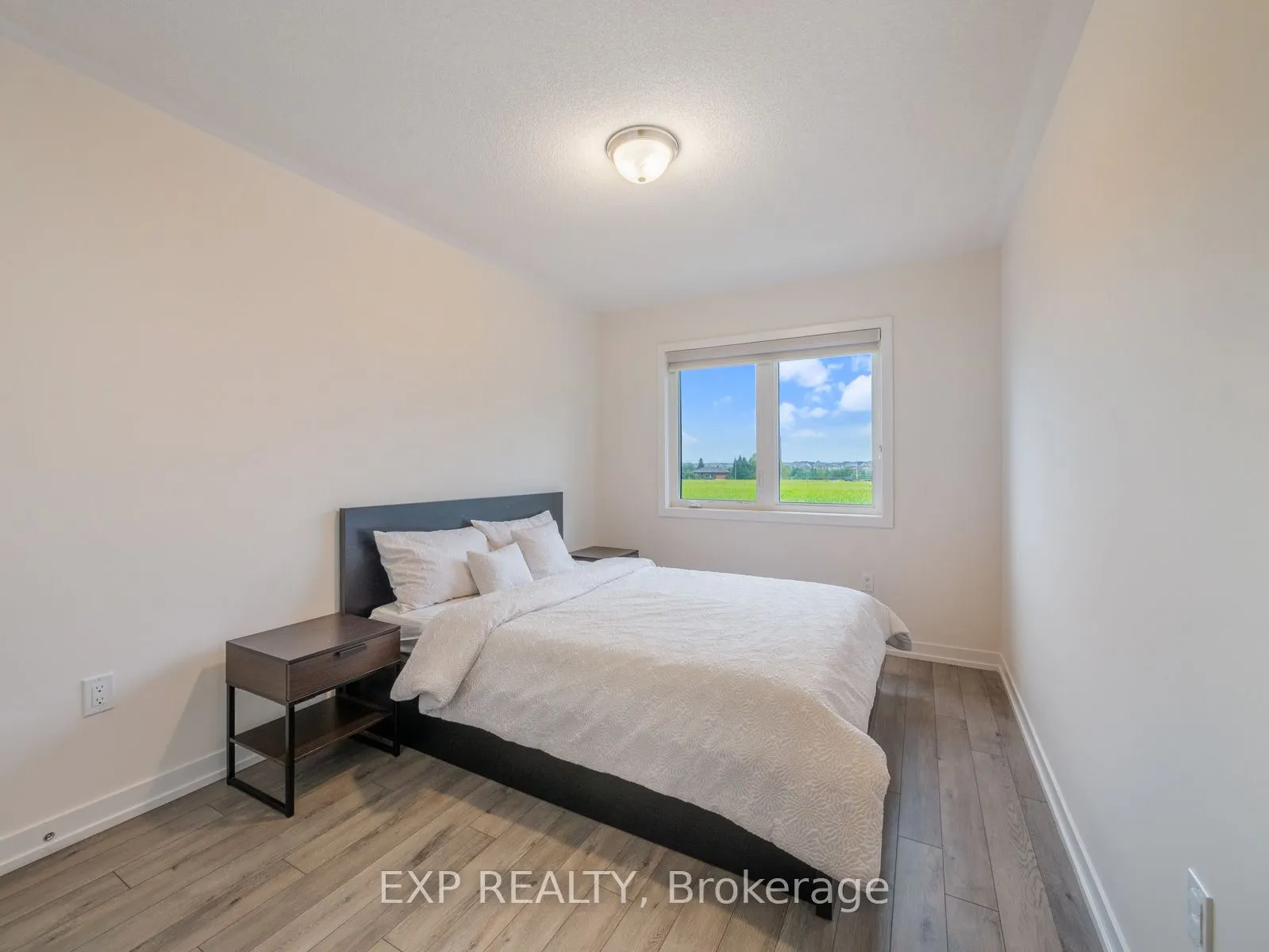 1476 Rose Way