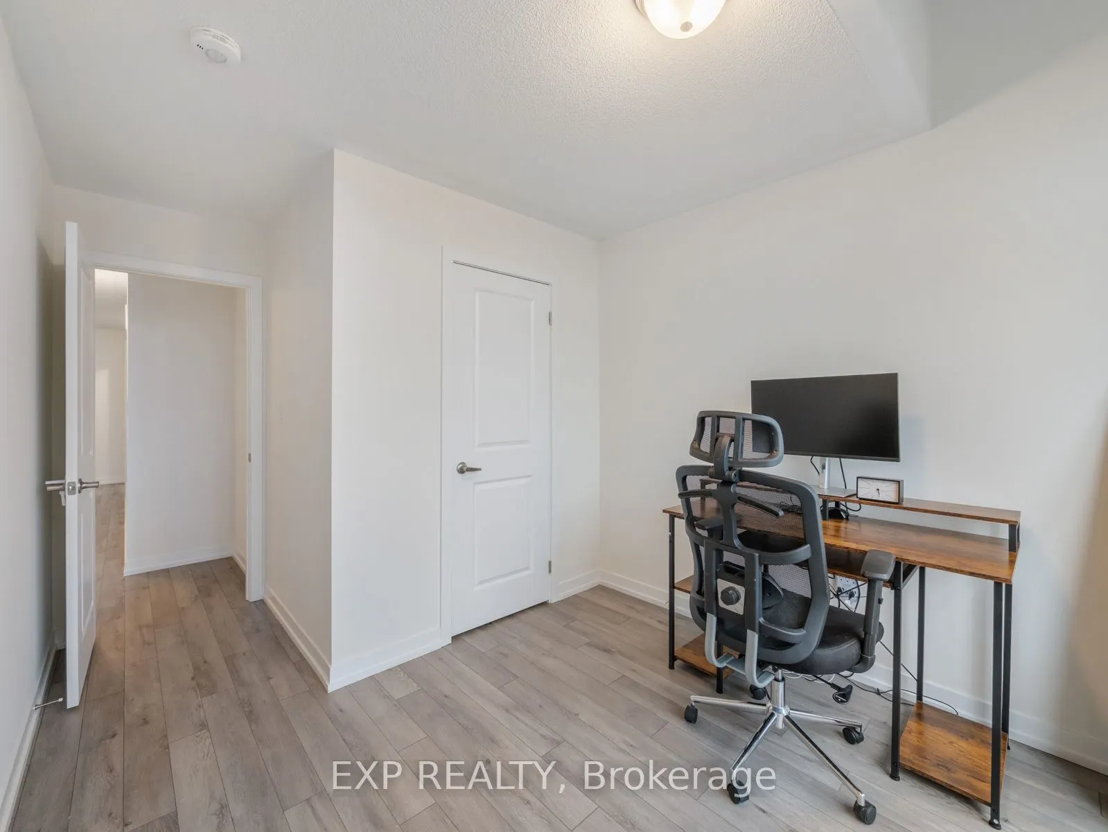 1476 Rose Way