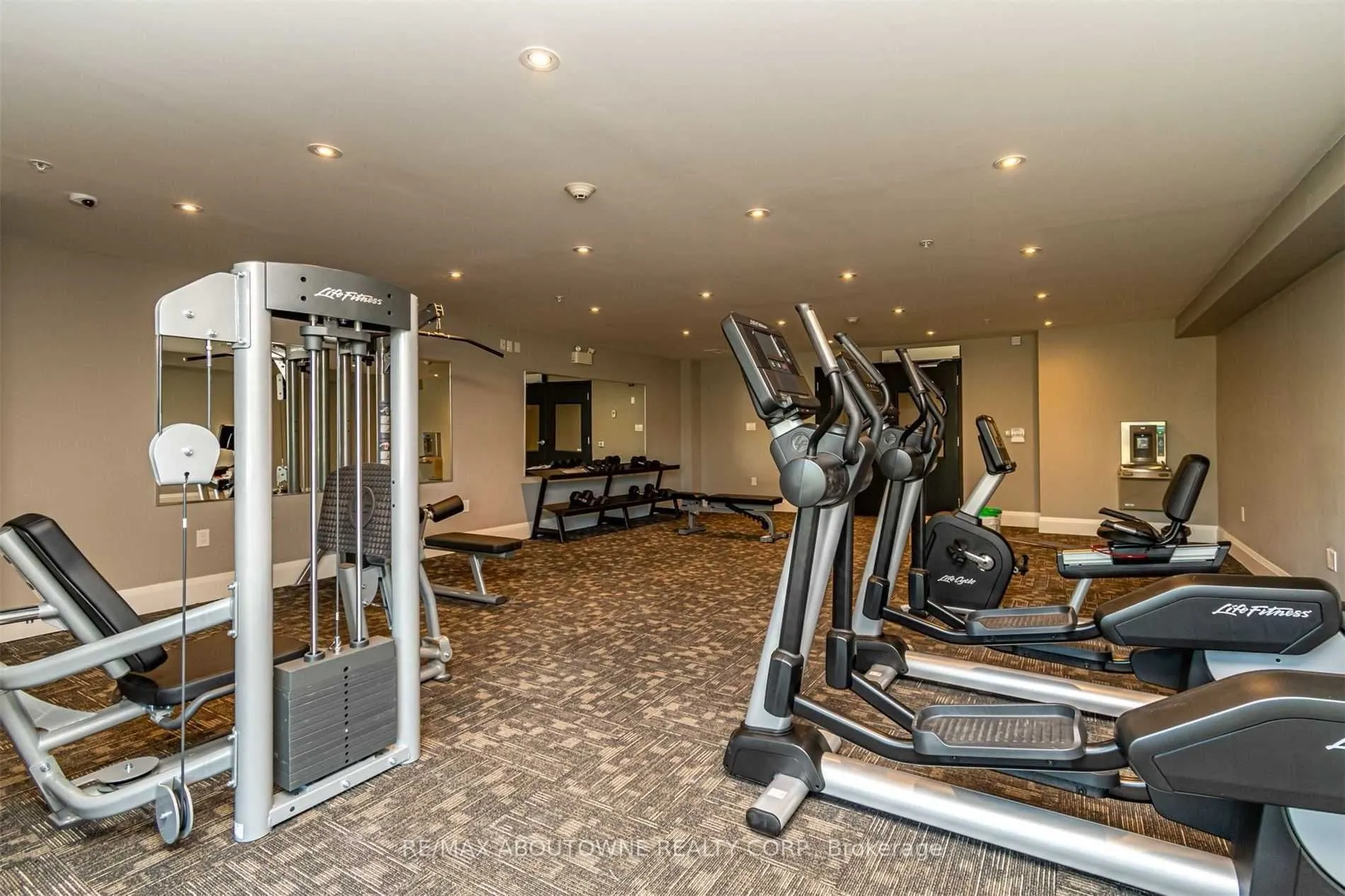 610 Farmstead Drive, #406
