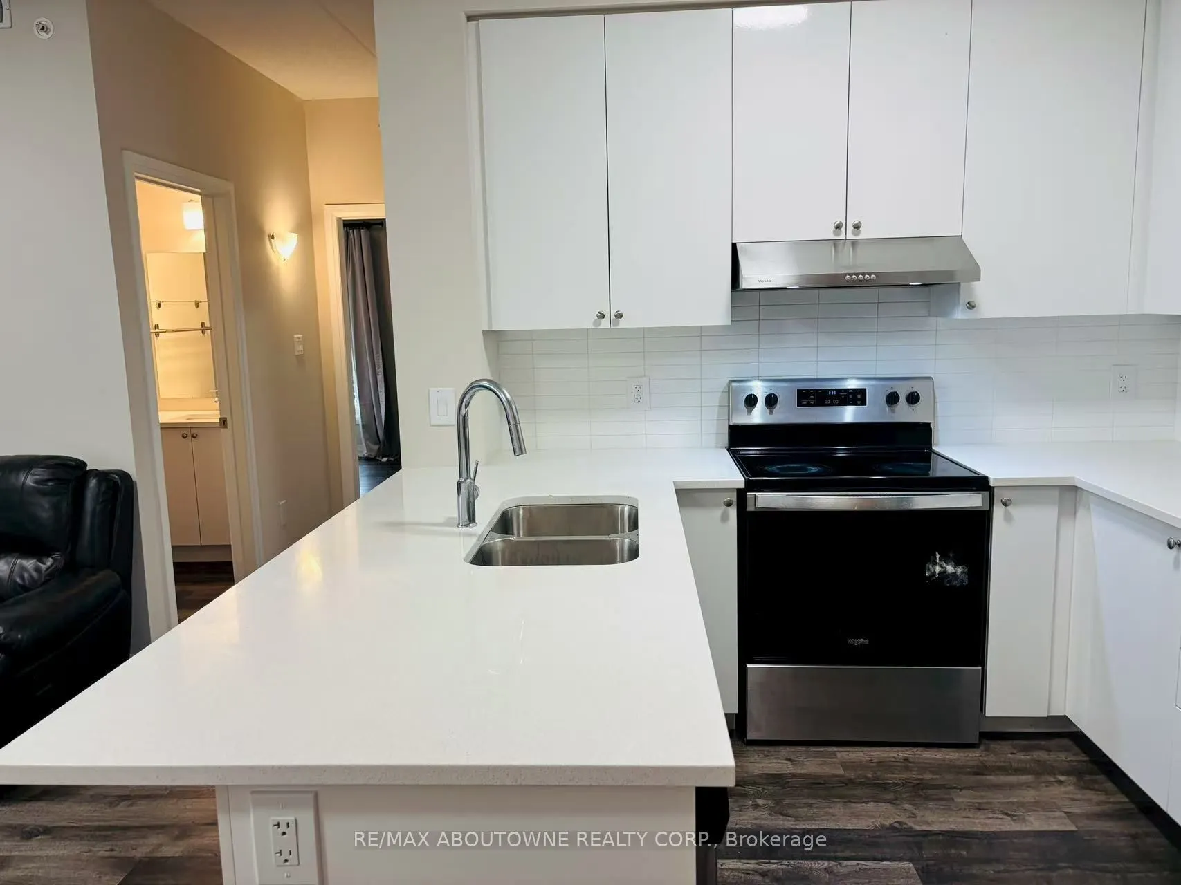 610 Farmstead Drive, #406