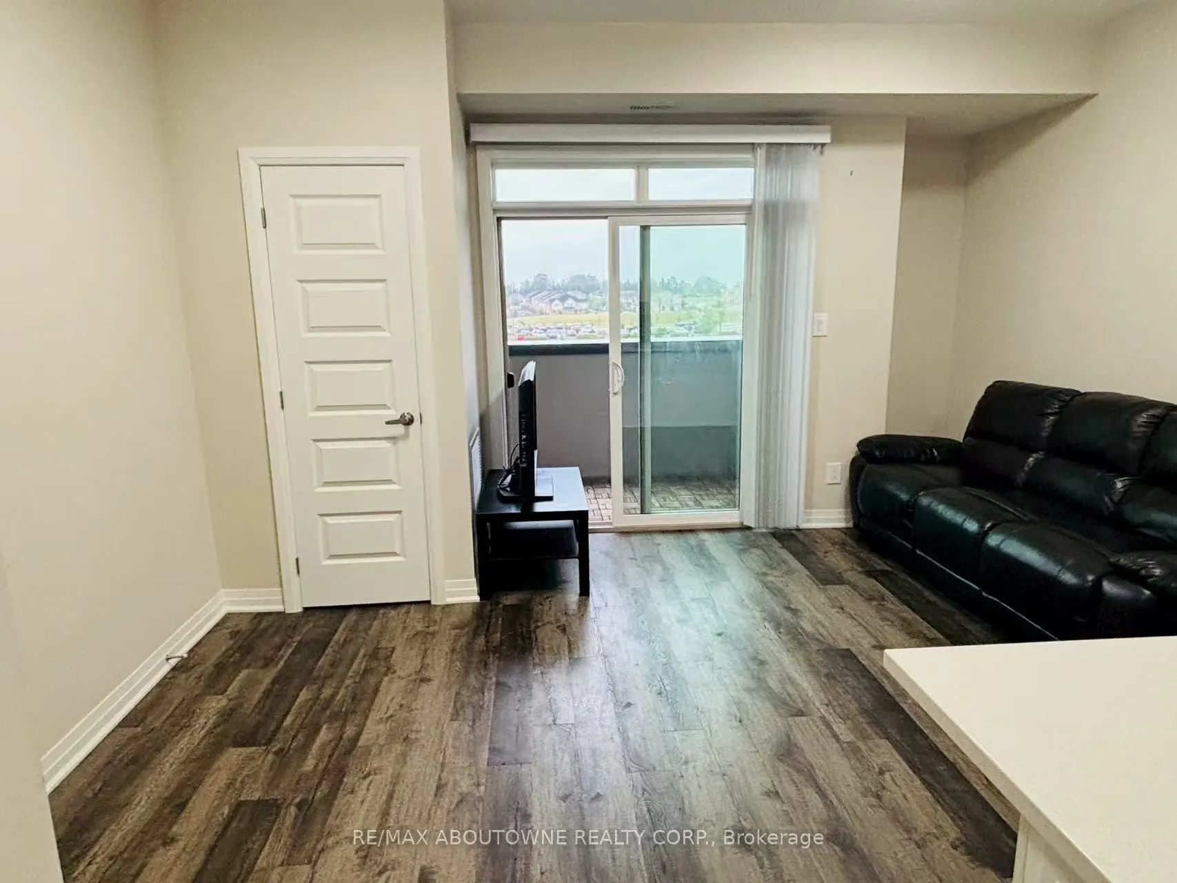 610 Farmstead Drive, #406
