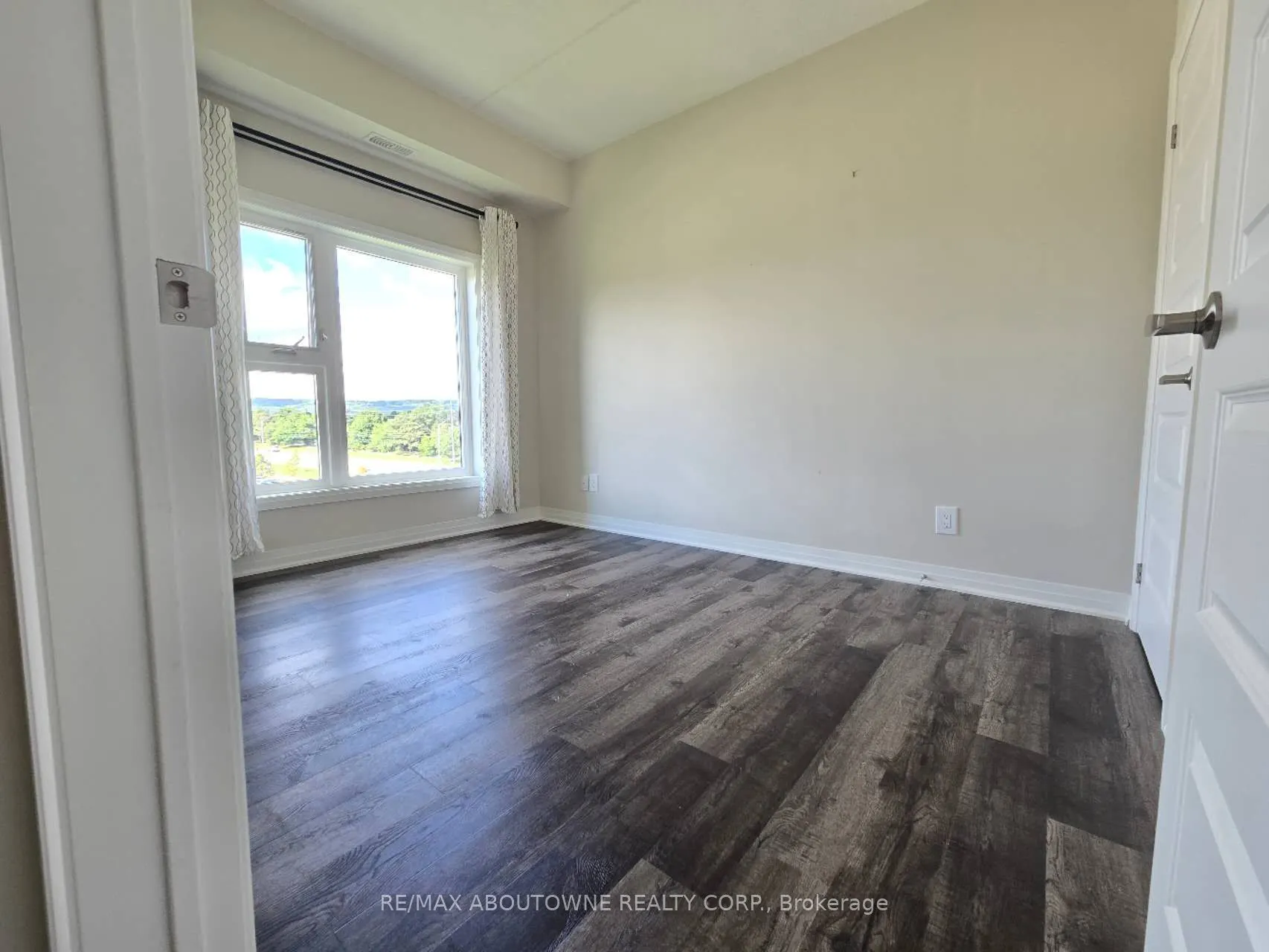 610 Farmstead Drive, #406