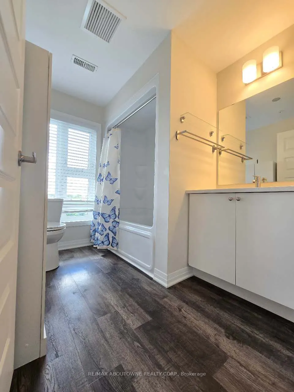 610 Farmstead Drive, #406
