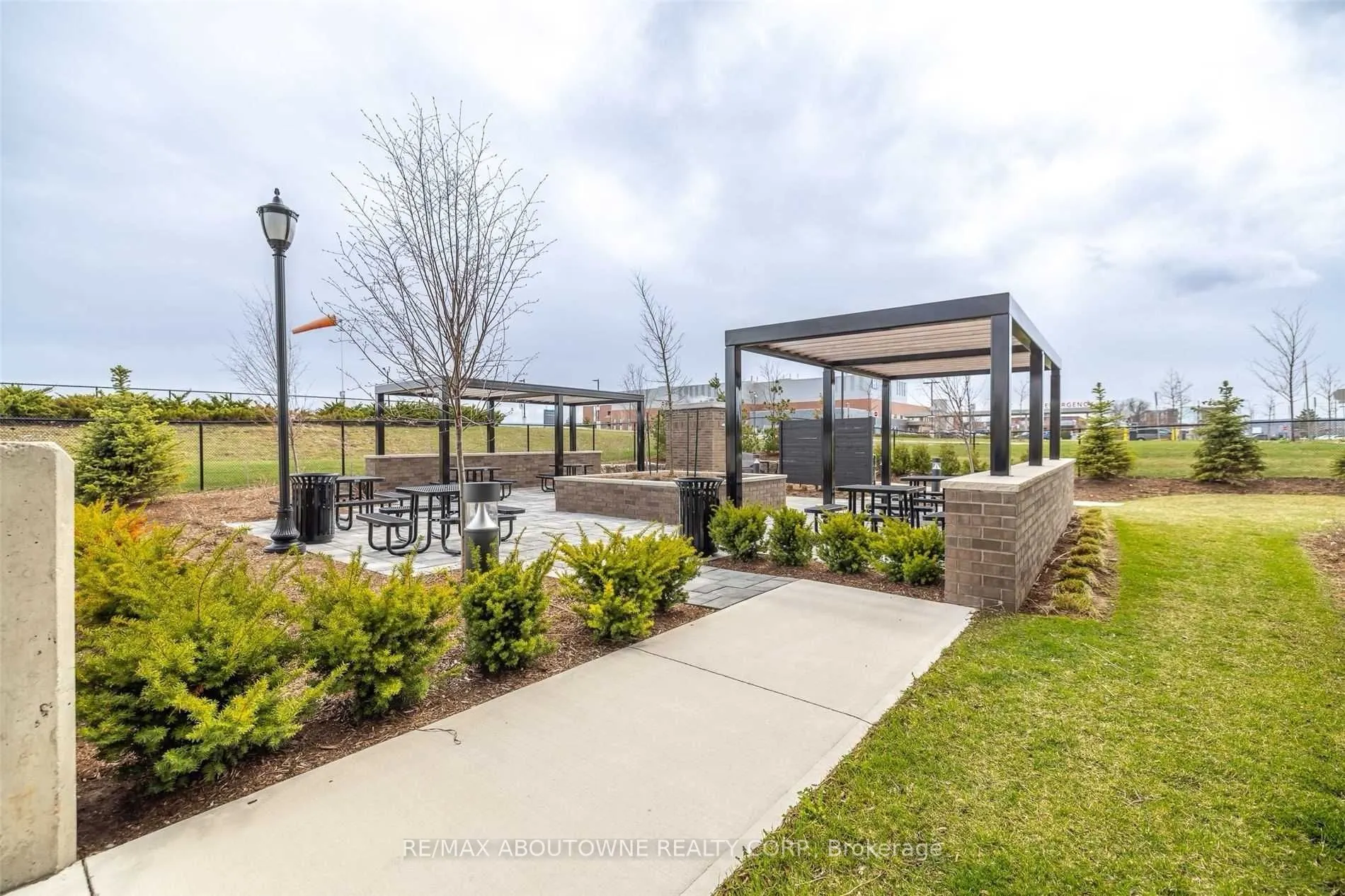 610 Farmstead Drive, #406