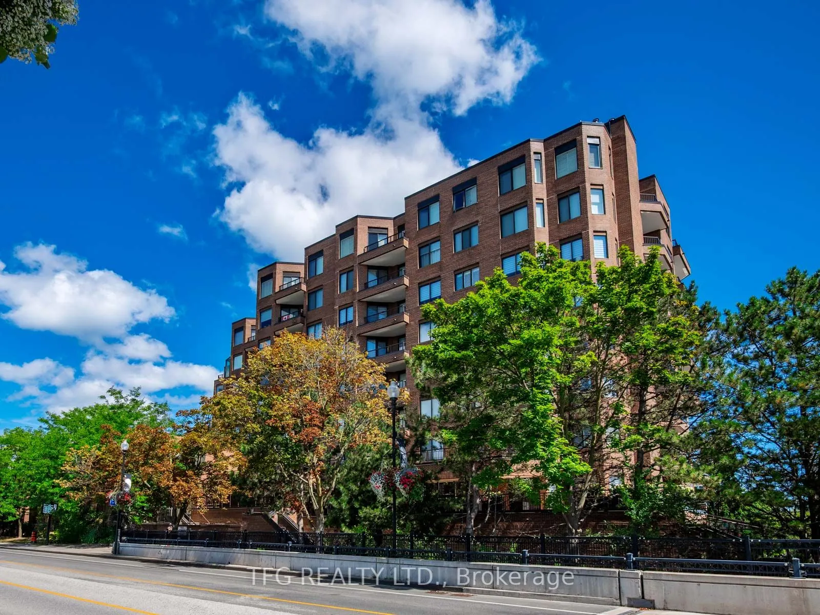 100 Lakeshore Road E, #610