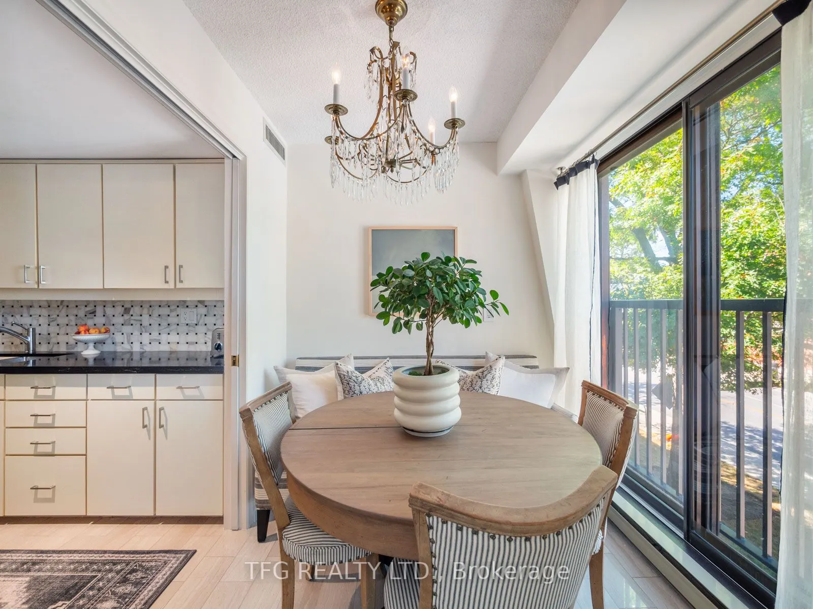 100 Lakeshore Road E, #610