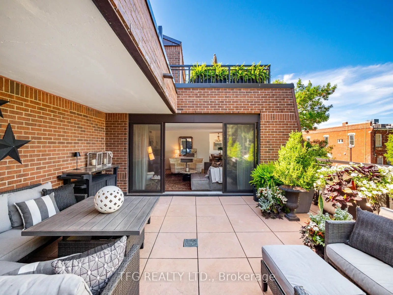100 Lakeshore Road E, #610