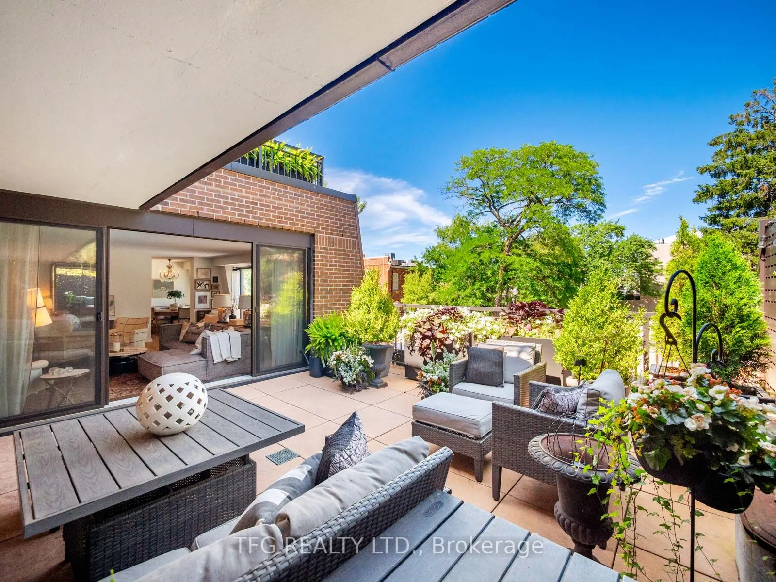 100 Lakeshore Road E, #610