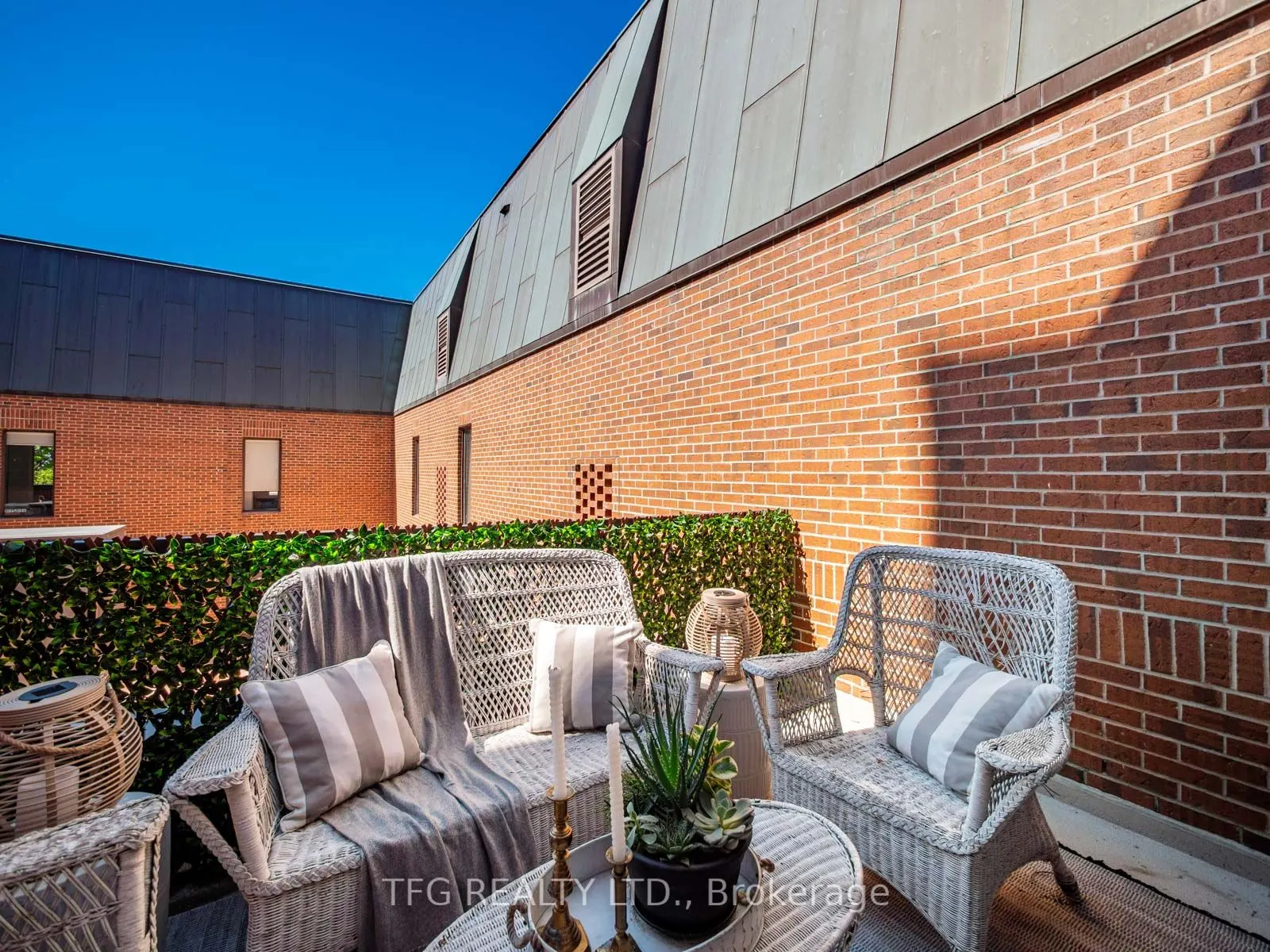 100 Lakeshore Road E, #610